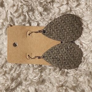 Gray, thatched teardrop earrings